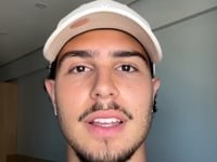 Quem é o Theo