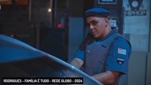 Rede Globo - "Família é tudo" - Rodrigues tem sua blitz atrapalhada por família.