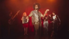 Cena "Fuzuê" (TV Globo) - Bartô canta para Luna e Miguel