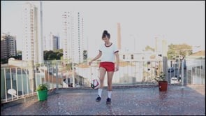 Dani Fontana atriz com experiência em futebol