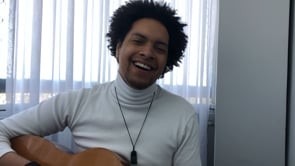 Alex Reis canta e toca Azul da Cor do Mar