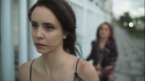Renata na série "Os Outros" (Globoplay)
