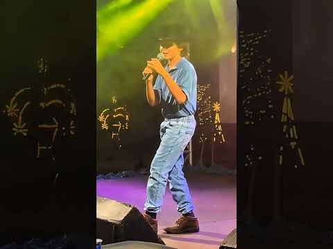 LHÉU VINICIUS cantando ao vivo