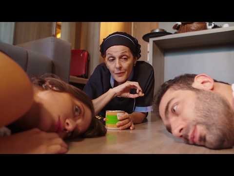 Cena de comédia no curta "De Cara Pro Chão"