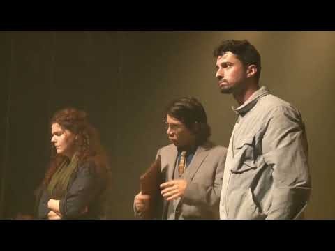 Cena da Peça "Incêndios" de Wajdi Mouawad
