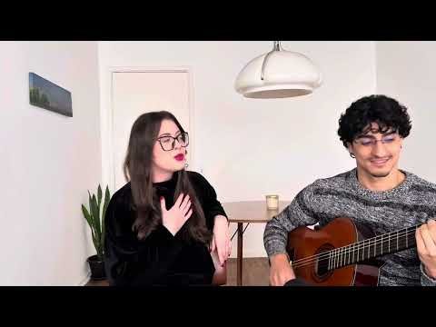 Video Cantando Marília Mendonça