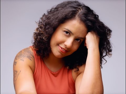 Apresentação Karoline Leão