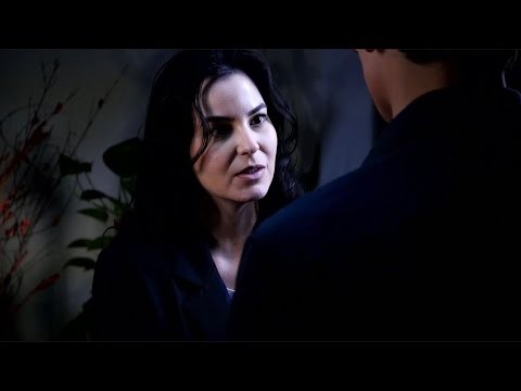 Thais e Daniel discutem sobre um problema no trabalho.