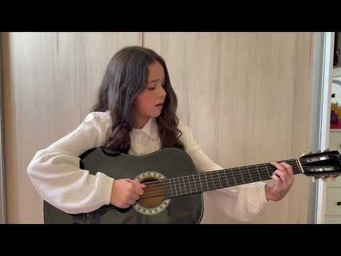 Tocando Violão