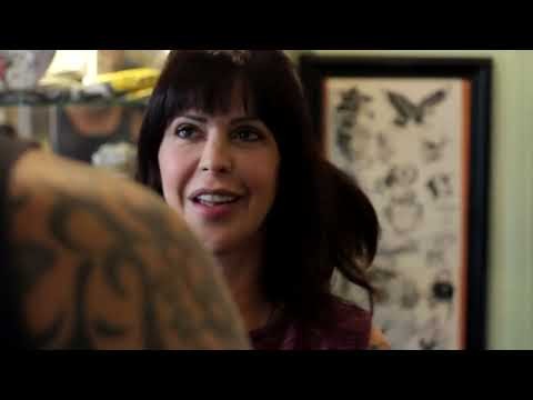 Cena “Estúdio de tatuagem”