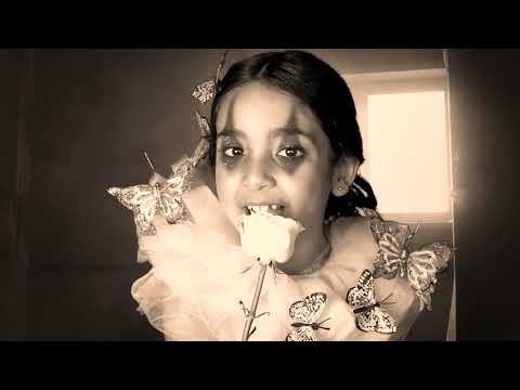 SMILE- COVER SOFIA GHADER