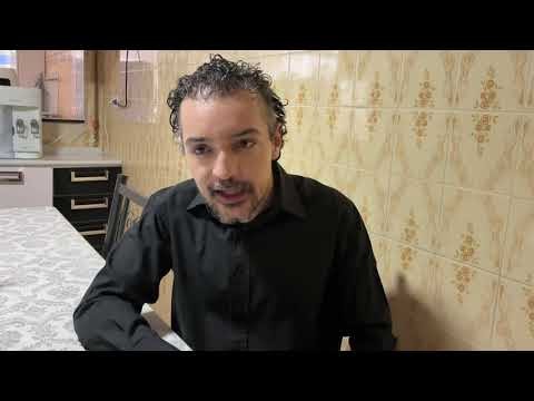 Cena inspirada na vilã Cora com sua irmã (novela Império, de Aguinaldo Silva)