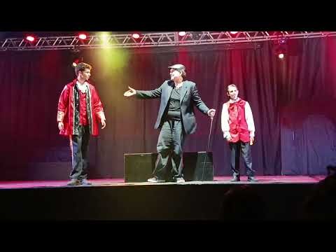 Louca Mansão - Musical A BELA E A FERA