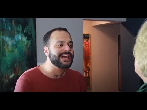 Cena em dupla, de conflito.