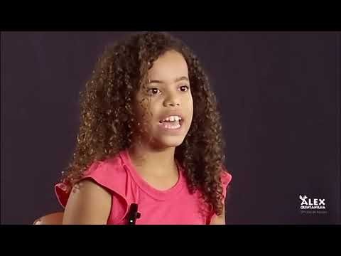 Larissa Marson - Monólogo A planta e Diálogo (mãe e celular)