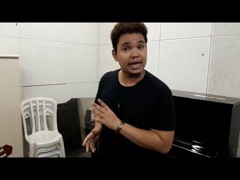 Cadu Chagas canta "Homenagem ao Malandro"