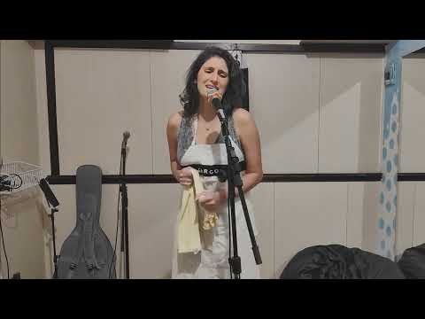 Canto - "She used to be me mine"