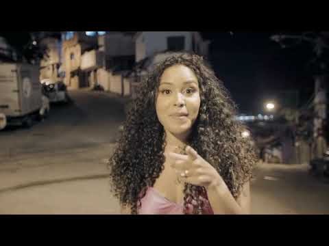 Apresentadora Festival