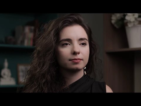 Monólogo Atriz Comediante - Uma estrela do humor em conflito com a própria mente