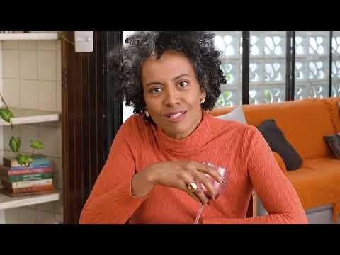 Cena White Lotus, Tásia d'Paula