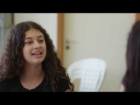 Diálogo - Bibi e Carol
