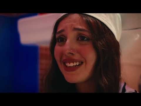 Cena de Stranger Things - Robin assume sua sexualidade