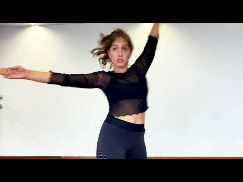 Leticia Vasconcelos- Train Wreck ( dance solo )