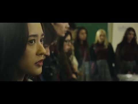 A Menina que Morqava no Colégio