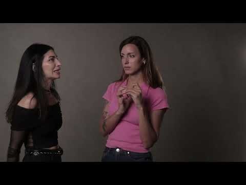 Improviso. Ficou triste pelo boy que deu fora, mas tem uma amiga que anima ela