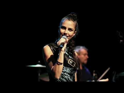Esquerdomacho - cantora/compositora