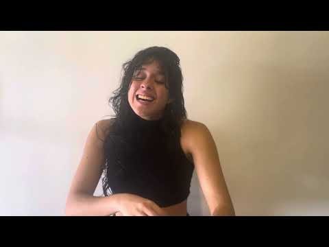 Cantando "Ave mulher"