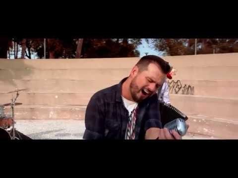 Clipe Musical Sorriso Lindo - Faltando o Dobro 