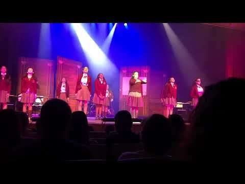 Hora de Tocar - Duda Efroin (Escola de Rock, O Musical)