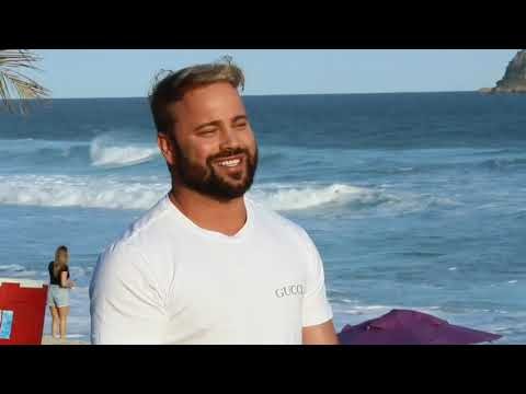 Cena de Nelson e Carmem ao por do sol