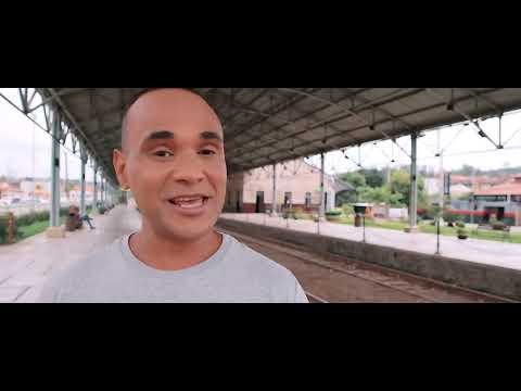 Aliu Coelho como Apresentador