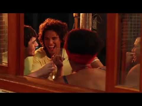 A mão que balança o bolso