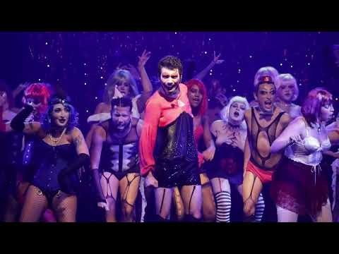 DANILO AMARO CANTANDO "GRANA" - CABARET