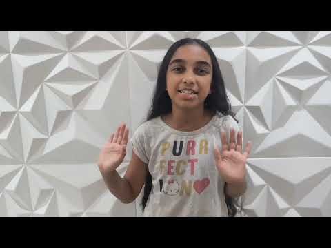 Giovanna Menino cantando "Uma vez na eternindade" da Frozen