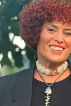 Mônica Teixeira